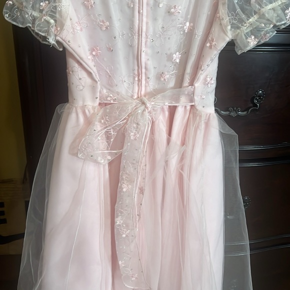 Beautiful girls dress in a size 12..... - Picture 10 of 13